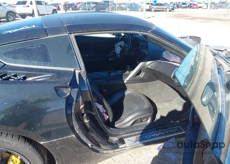 2017 Chevrolet Corvette Stingray z USA, uszkodzony, nr VIN 1G1YA2D72H5106427